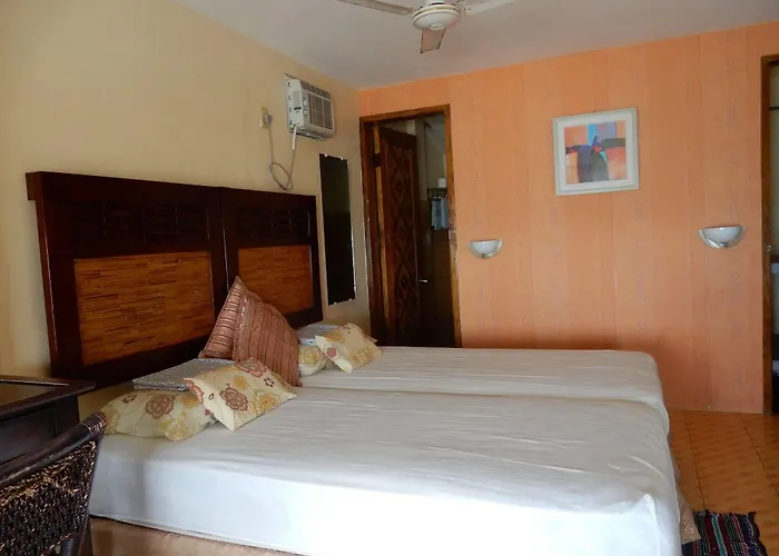 Seafari Resort 2*