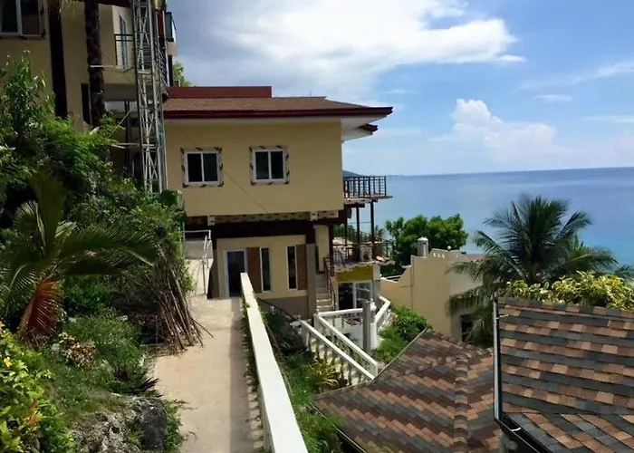Seafari Resort 2*